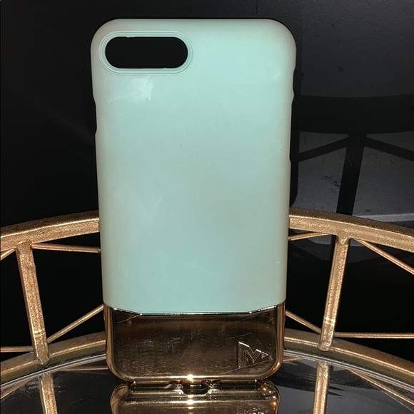 iPhone 8 Plus phone case - Picture 1 of 2